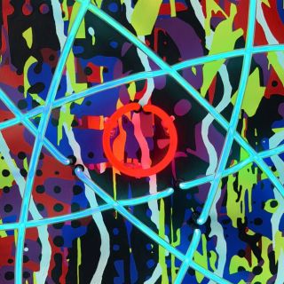 #radioactiv #radioactivitet #atom #power #powerplant #neon #neonlights #painting #canvas #contemporaryart #allover #head...